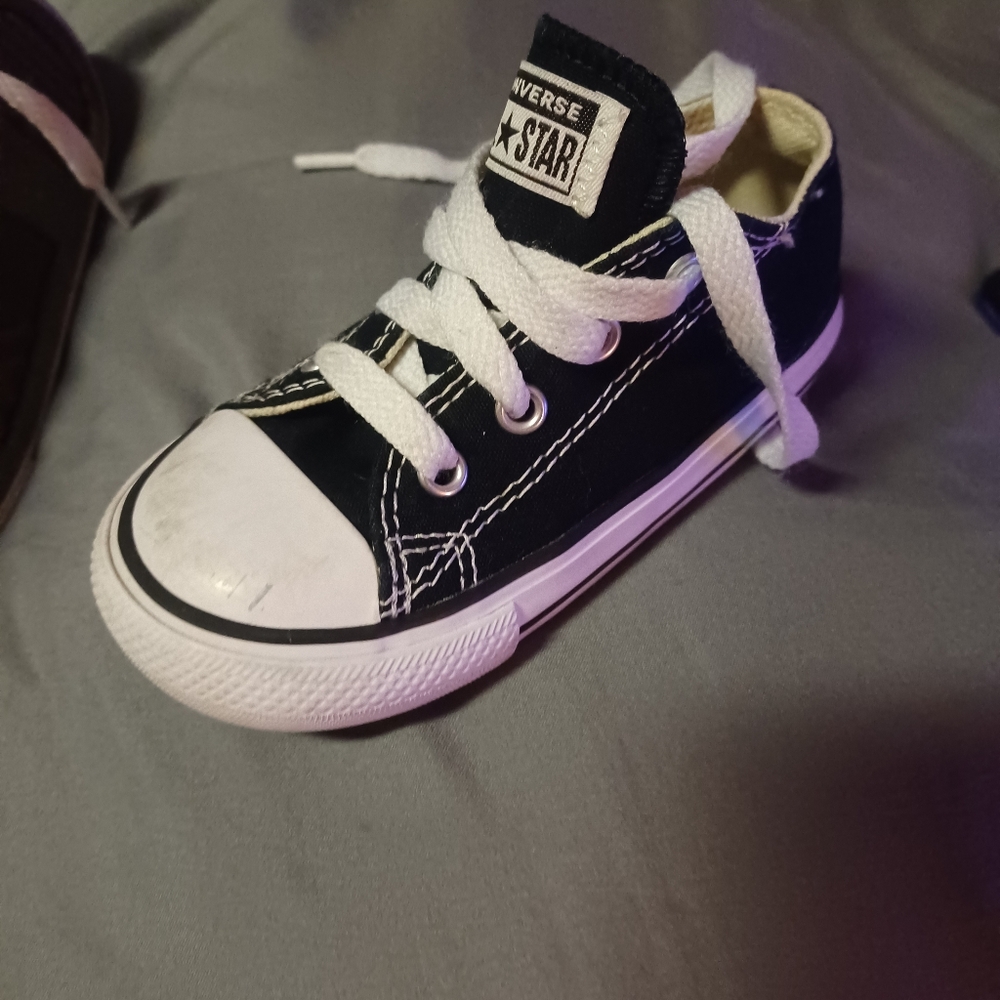 Toddler girl/boy converse